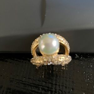 Gold/Pearl Fashion Ring